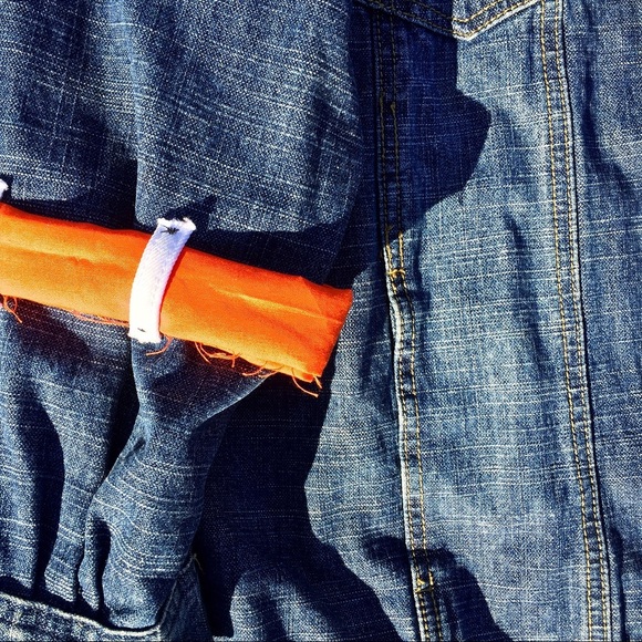 Hand painted denim jacket - Picture 5 of 7